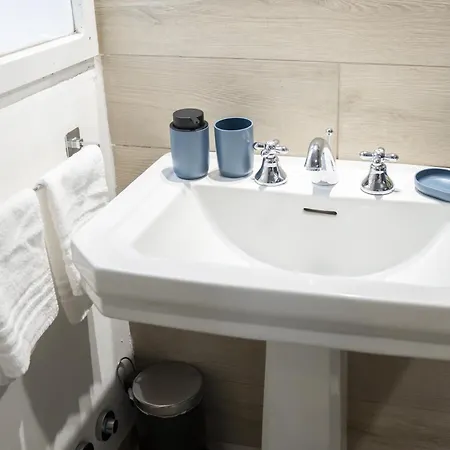 Likehome Mentessi - 1 5 Persone Appartement